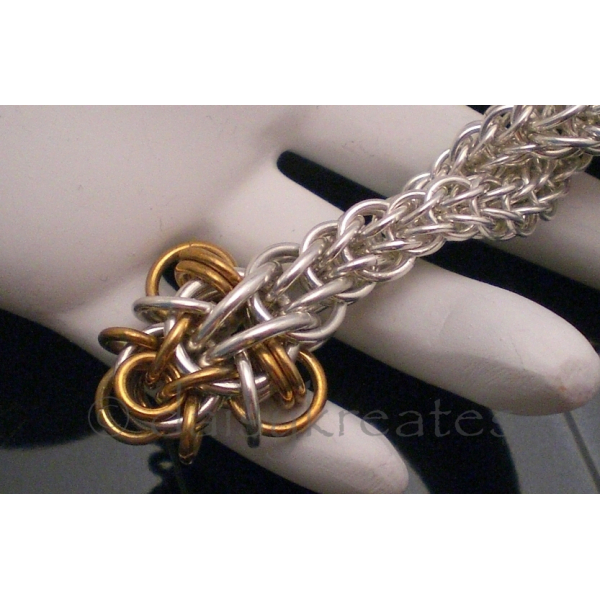 Special feature of chainmaille "viper"