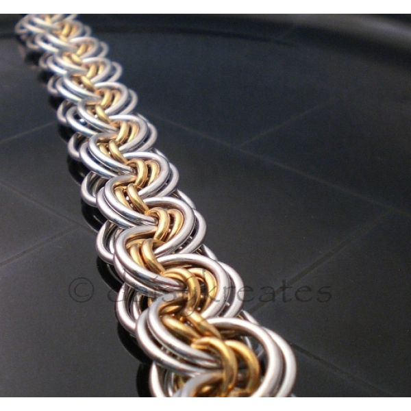 Ghenghiz Cohen Chainmaille Bracelet features concentric, interlocking pattern