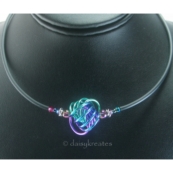 Three-Color Danish Knot Choker Necklace in Anodized Niobium