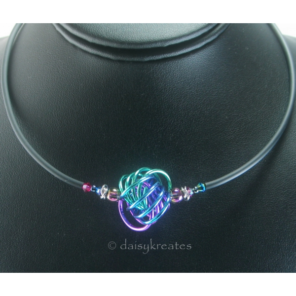 Three-Color Danish Knot Choker Necklace in Anodized Niobium