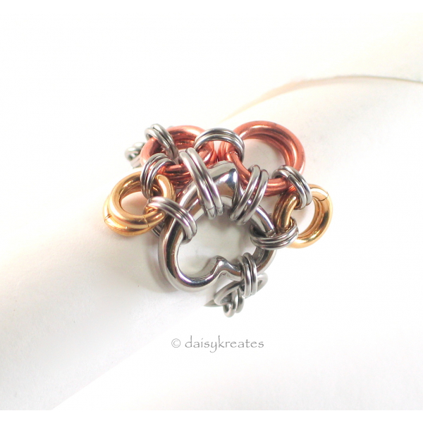 Paw Print Finger Ring featuring a 3D heart shaped center "paw"