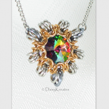 Byzantine Sun necklace with smaller pendant in Swarovski medium vitrail green