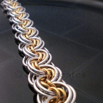 Ghenghiz Cohen Chainmaille Bracelet features concentric, interlocking pattern