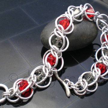 Half Persian 3 in 1 - Crystal Flannel Bracelet in Red and Grey