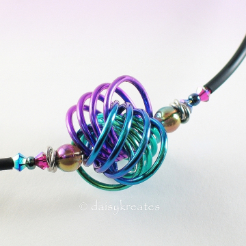 Three-Color Danish Knot Choker Necklace in Anodized Niobium