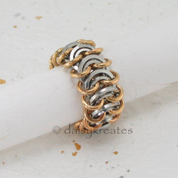 Chainmaille Vertebrae Finger Ring in stainless steel and jewelry brass