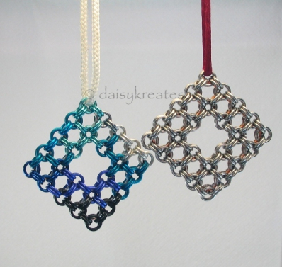 Ornaments in Japanese 8 in 2 Captive 1 Weave